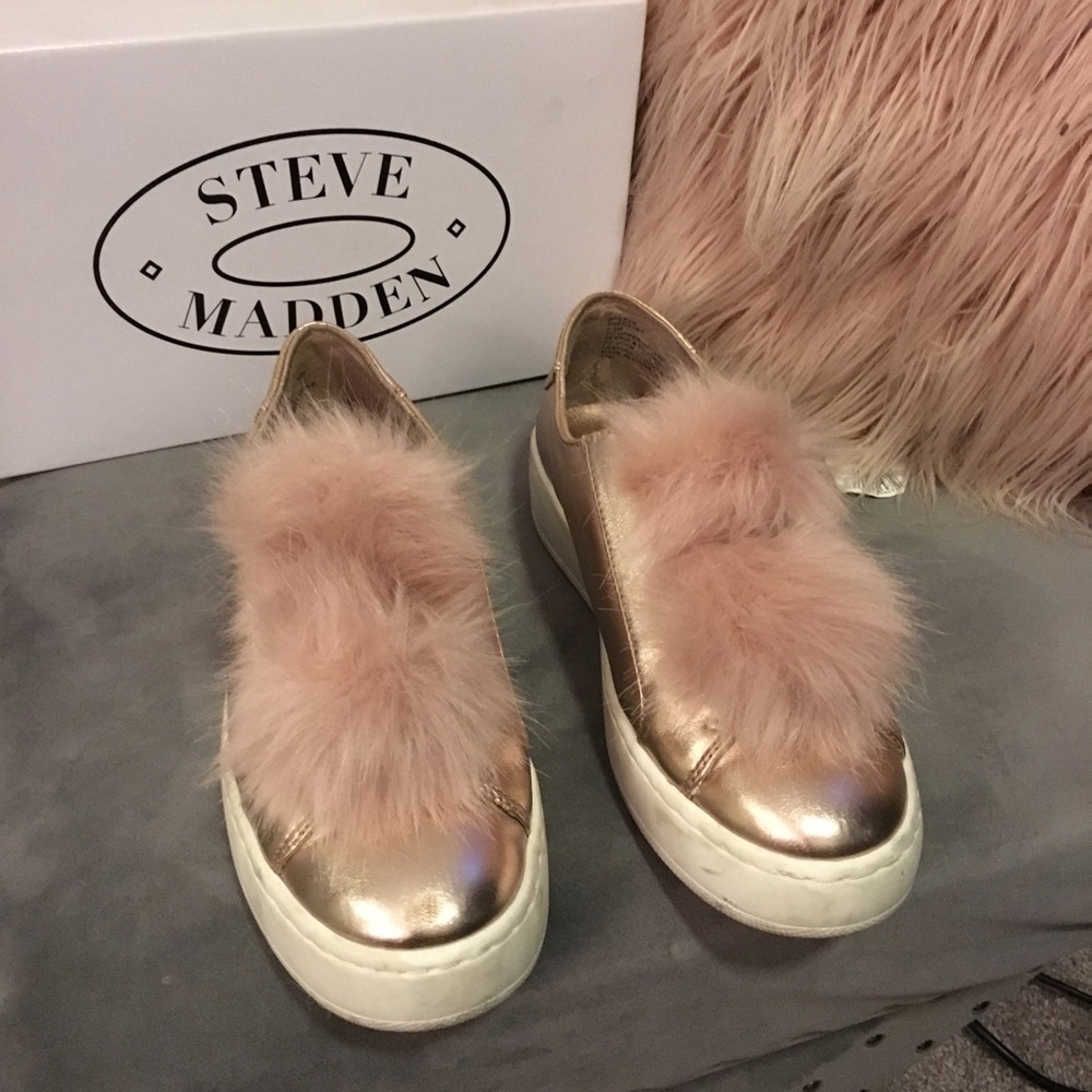 Rose gold Pom Pom sneakers!